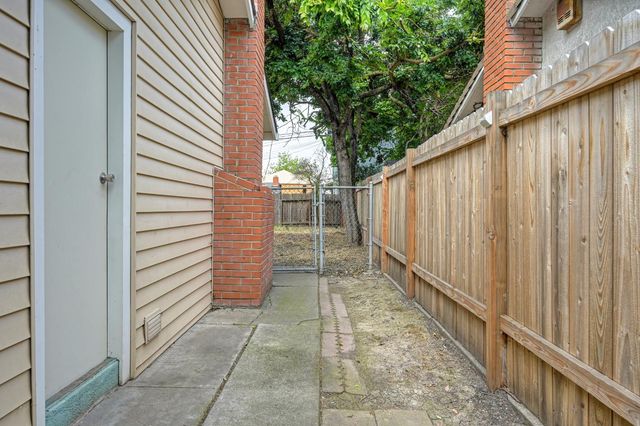 2920 Juniper Ave, Stockton, CA 95207