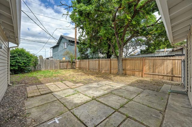 2920 Juniper Ave, Stockton, CA 95207