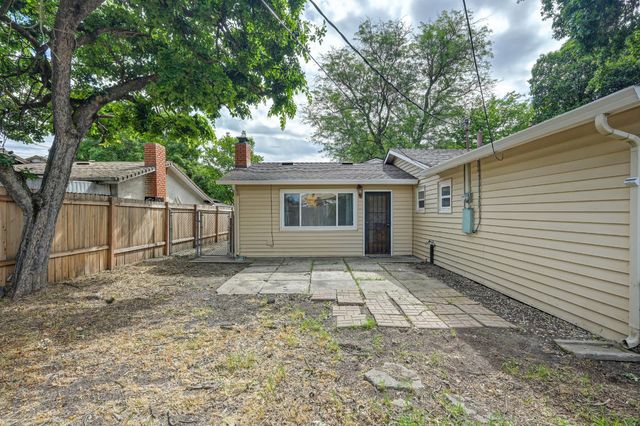 2920 Juniper Ave, Stockton, CA 95207