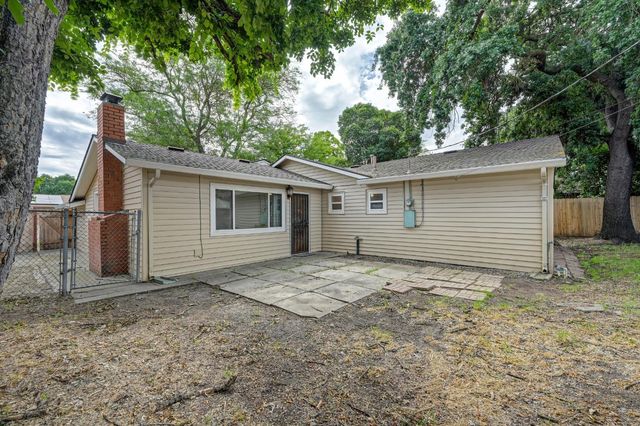 2920 Juniper Ave, Stockton, CA 95207
