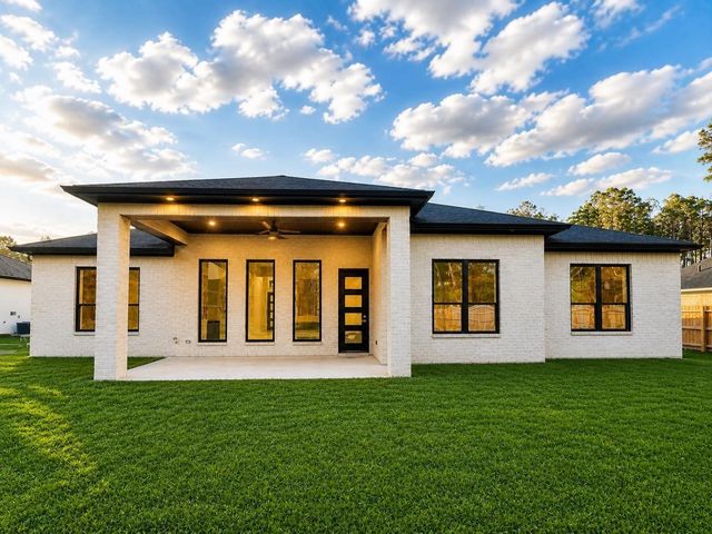 1162 Spanish Drive, Dayton, TX 77535