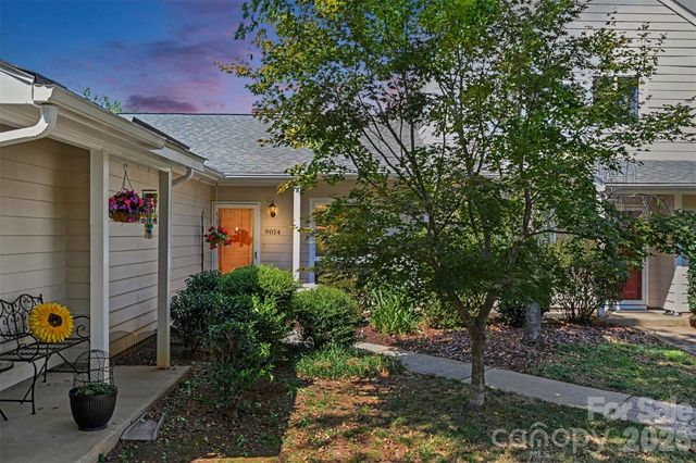 9014 Mcalpine Cove Court, Charlotte, NC 28270