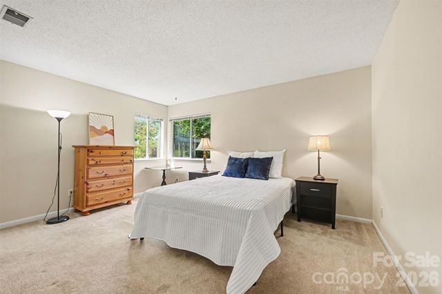 9014 Mcalpine Cove Court, Charlotte, NC 28270