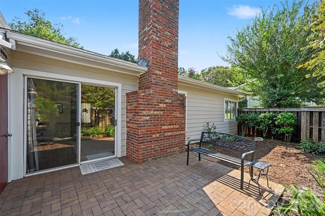 9014 Mcalpine Cove Court, Charlotte, NC 28270