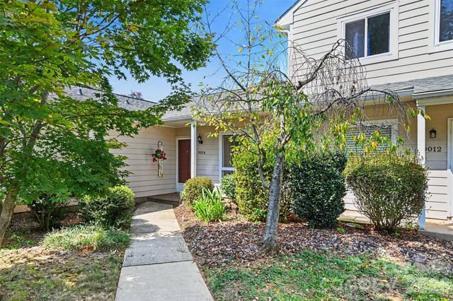 9014 Mcalpine Cove Court, Charlotte, NC 28270