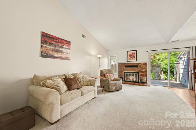 9014 Mcalpine Cove Court, Charlotte, NC 28270
