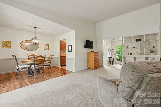 9014 Mcalpine Cove Court, Charlotte, NC 28270