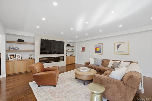 11 White Plains Road, Bronxville, NY 10708