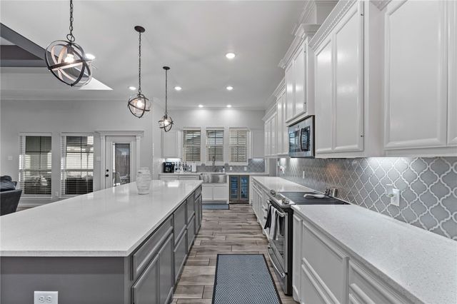 7833 Stampede Dr, Corpus Christi, TX 78414