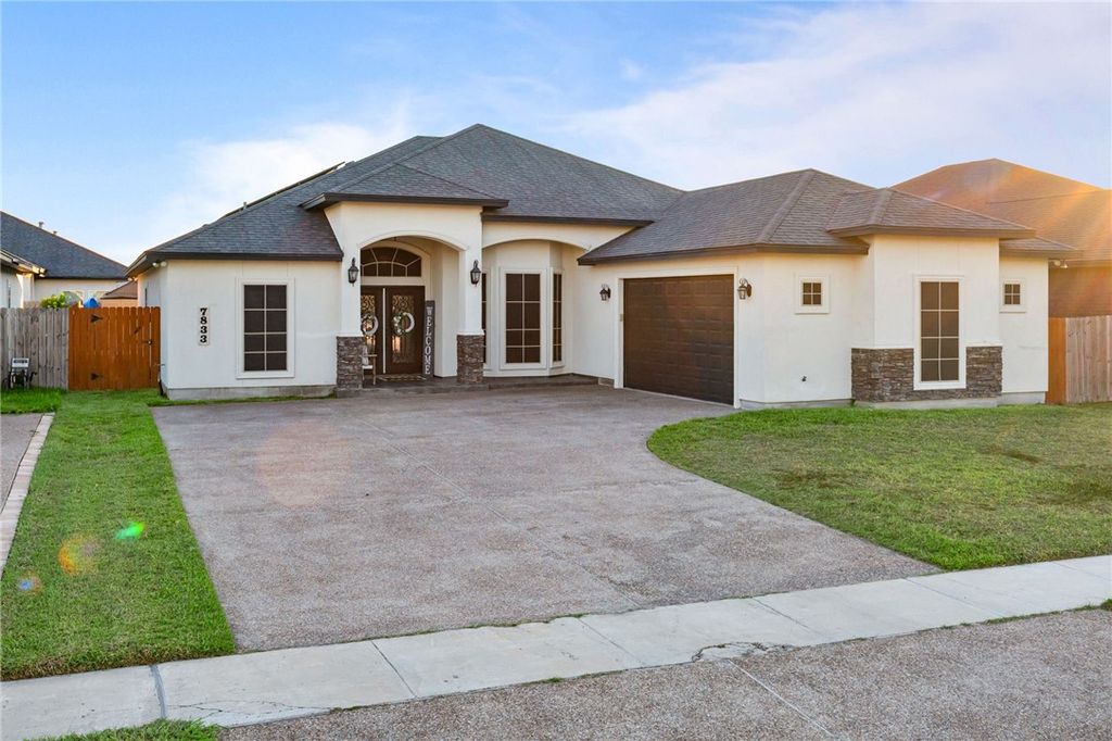 7833 Stampede Dr, Corpus Christi, TX 78414