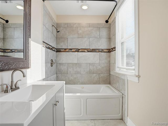 713 Clairmount Street, Detroit, MI 48202