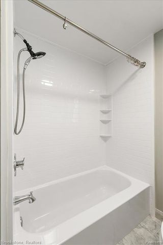 5138 Hale Drive, Troy, MI 48085