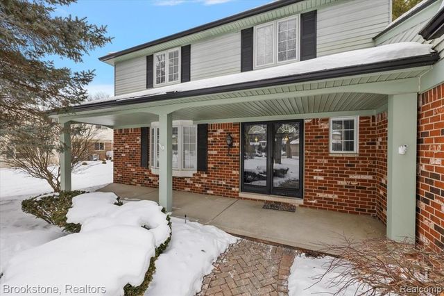 5138 Hale Drive, Troy, MI 48085