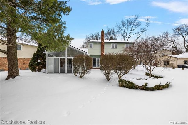 5138 Hale Drive, Troy, MI 48085