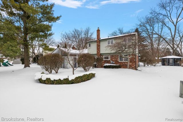 5138 Hale Drive, Troy, MI 48085