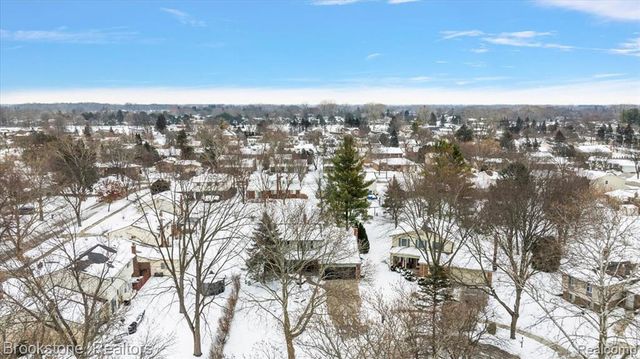 5138 Hale Drive, Troy, MI 48085