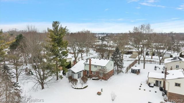 5138 Hale Drive, Troy, MI 48085