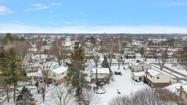 5138 Hale Drive, Troy, MI 48085