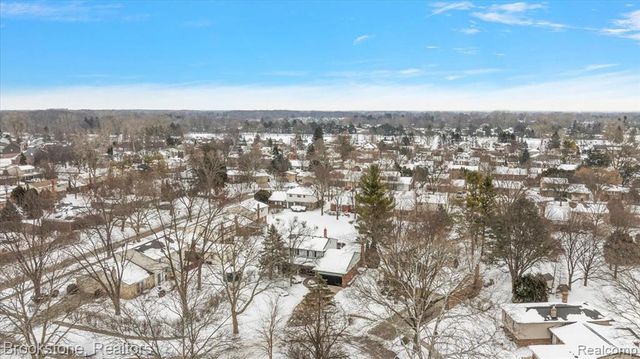 5138 Hale Drive, Troy, MI 48085