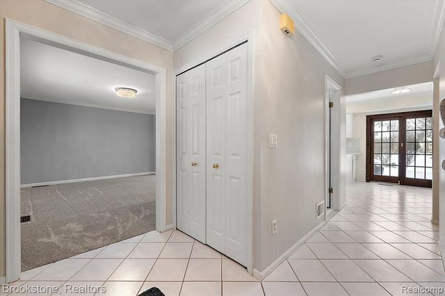 5138 Hale Drive, Troy, MI 48085