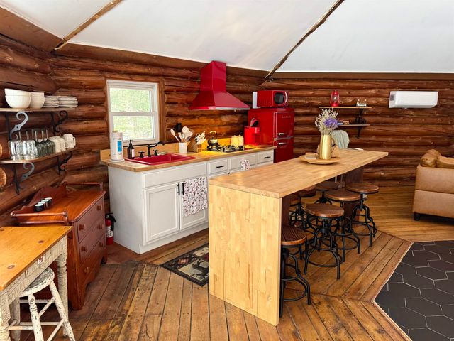 438 Old Bradley Road, St. Johnsbury, VT 05819