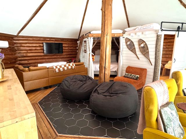 438 Old Bradley Road, St. Johnsbury, VT 05819