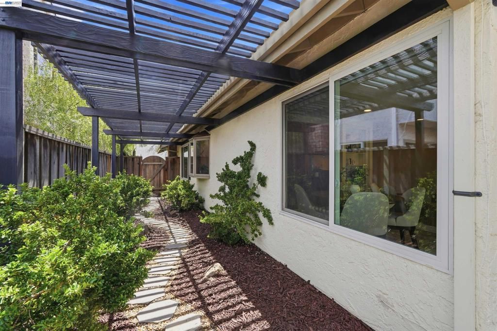 Image 37 of property listing at 7629 Elderwood Court, Cupertino, CA 95014