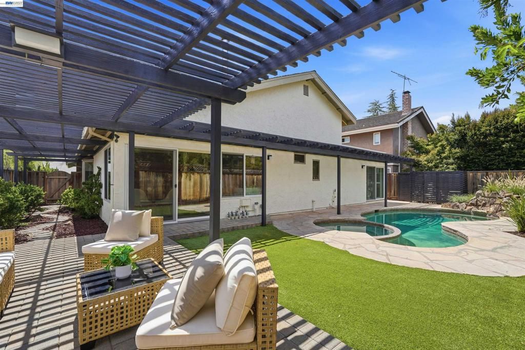 Image 40 of property listing at 7629 Elderwood Court, Cupertino, CA 95014