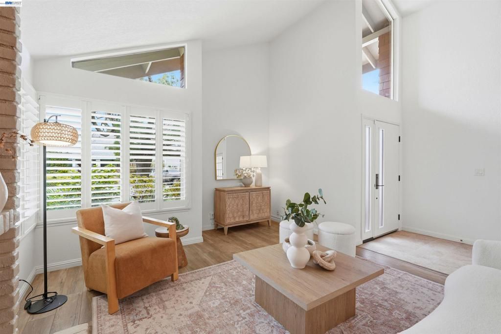 Image 7 of property listing at 7629 Elderwood Court, Cupertino, CA 95014