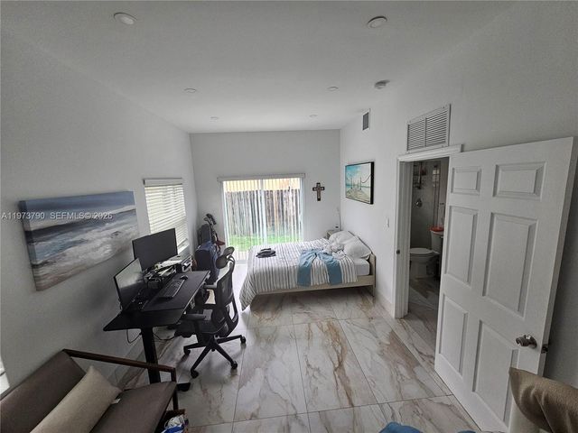 6130 Grant St 3, Hollywood, FL 33024