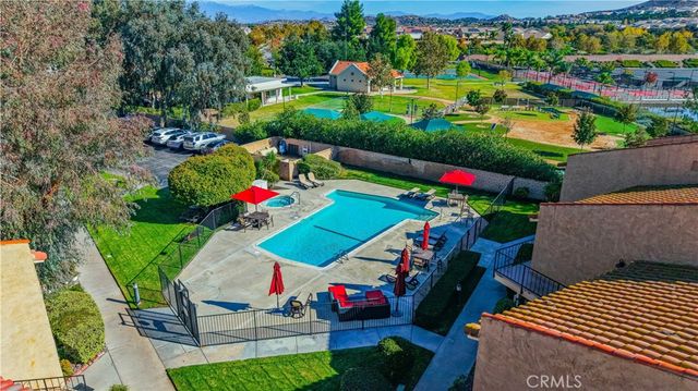 24319 N Canyon Lake Drive N 6, Canyon Lake, CA 92587