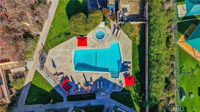 24319 N Canyon Lake Drive N 6, Canyon Lake, CA 92587