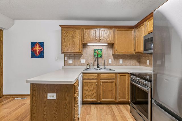7943 Forest Boulevard I, Woodbury, MN 55125