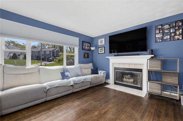 64 Long Court, Cranston, RI 02920