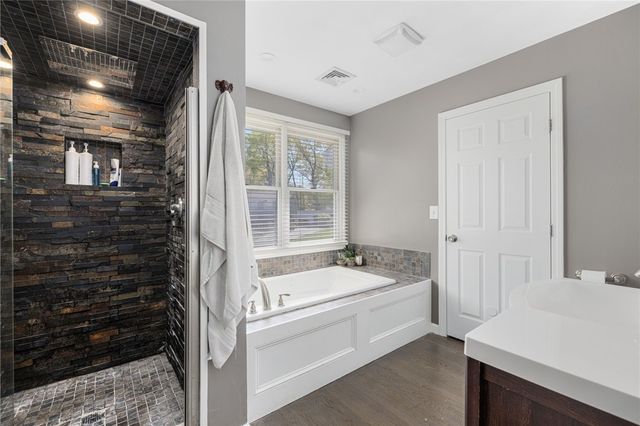 64 Long Court, Cranston, RI 02920