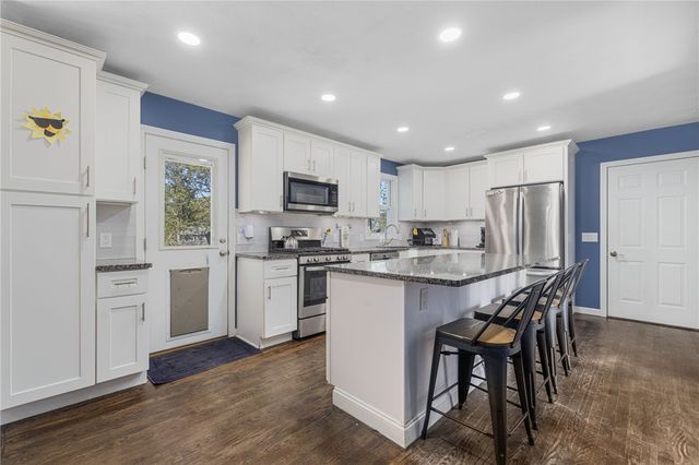 64 Long Court, Cranston, RI 02920