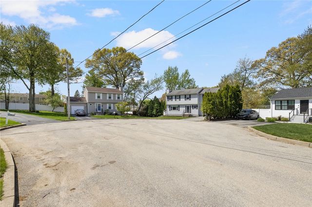 64 Long Court, Cranston, RI 02920