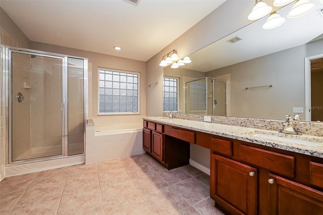 2026 HEARTLAND CIRCLE, Valrico, FL 33594