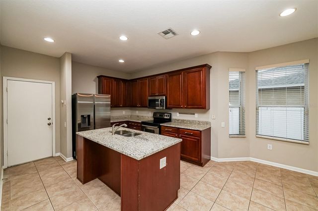 2026 HEARTLAND CIRCLE, Valrico, FL 33594