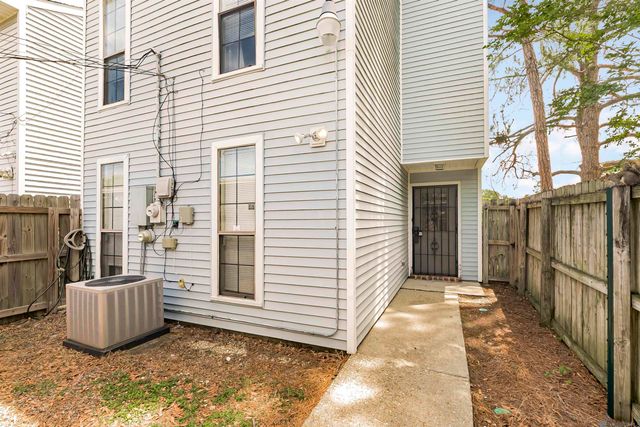 5490 Sleepy Hollow Dr, Baton Rouge, LA 70817
