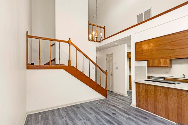 5490 Sleepy Hollow Dr, Baton Rouge, LA 70817