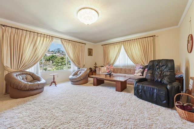 3206 Wheeling Ln., Bonita, CA 91902