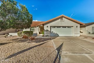 8822 E FAIRWAY Boulevard, Sun Lakes, AZ 85248