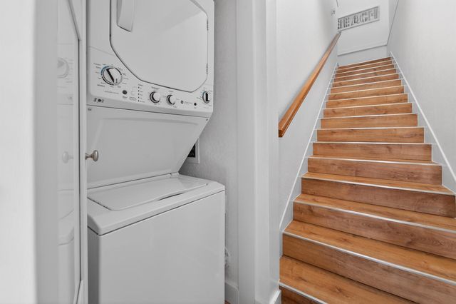 300 E 24th Street, Riviera Beach, FL 33404