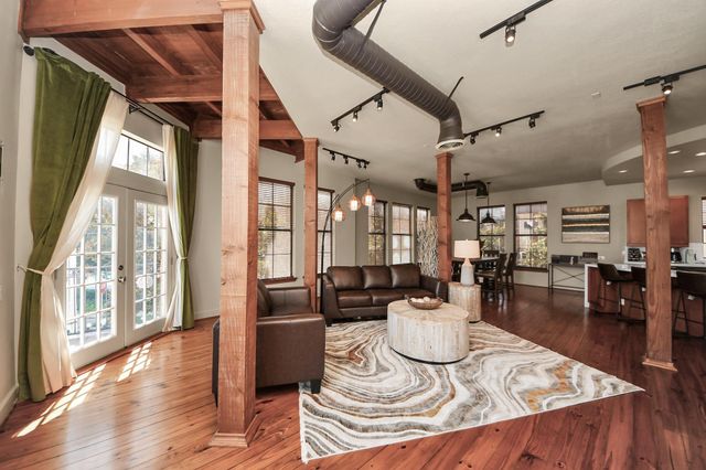 1000 Columbus Street A, Houston, TX 77019