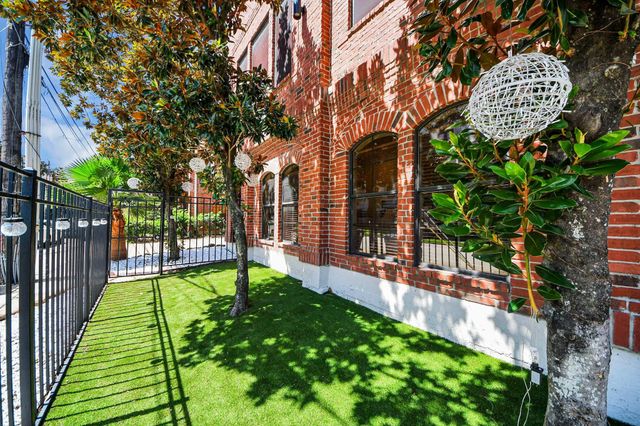 1000 Columbus Street A, Houston, TX 77019