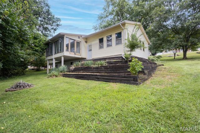 26 W Lakewood Drive, Fenton, MO 63026