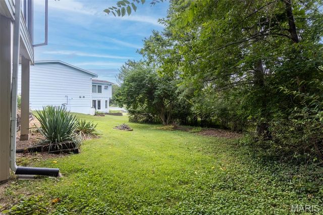26 W Lakewood Drive, Fenton, MO 63026