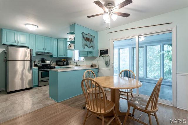26 W Lakewood Drive, Fenton, MO 63026