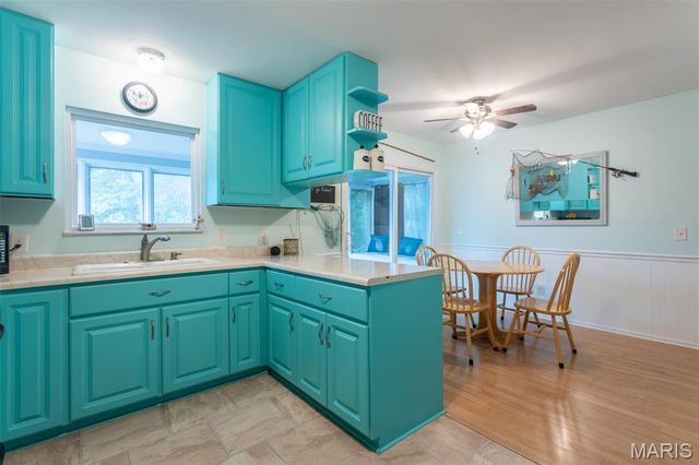 26 W Lakewood Drive, Fenton, MO 63026